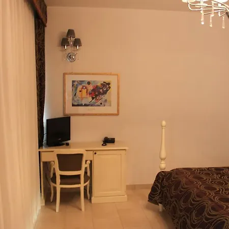 Hotel Capannino Della Suvera 2*